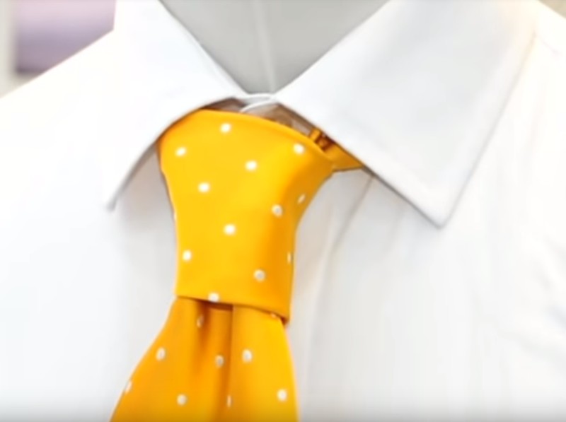 Cómo hacer el nudo de la corbata
