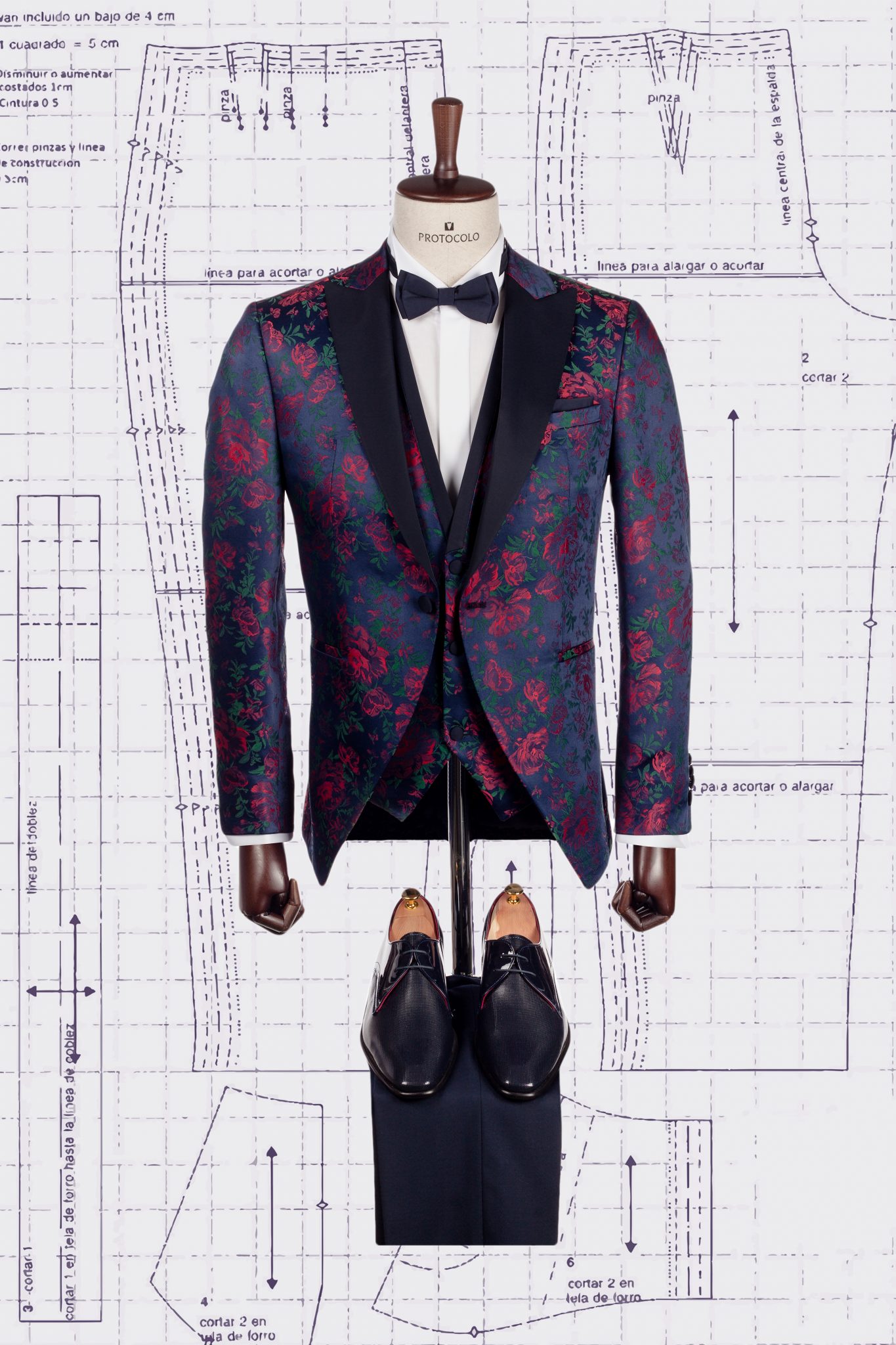 Nueva coleccion smoking azul marino estampado